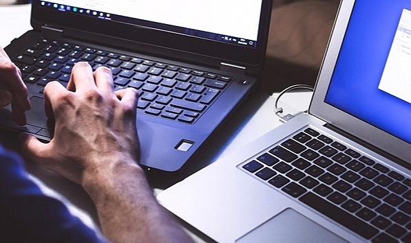 İnternet sitelerine arkadaşlık ilanı verip vatandaşları dolandıran 4 kişi yakalandı