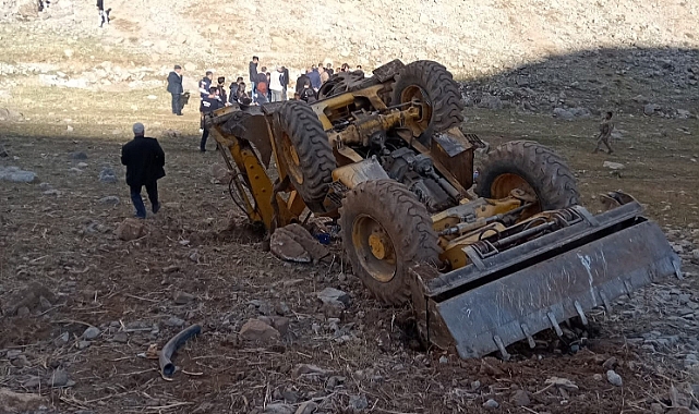 İş makinesi devrildi: 4 yaralı