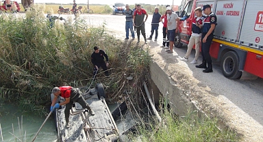 Kanala düşen otomobilin sürücüsü hayatını kaybetti