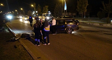 Kontrolden çıkan araç refüje çarpıp karşı şeride geçti