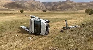 Kontrolden çıkan kamyonet takla attı: Yaralılar var