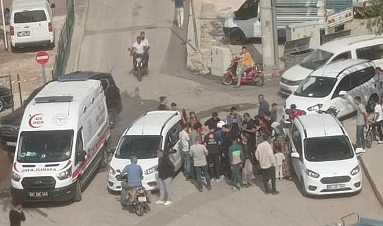 Mardin'de hafif ticari aracın çarptığı yaya yaralandı
