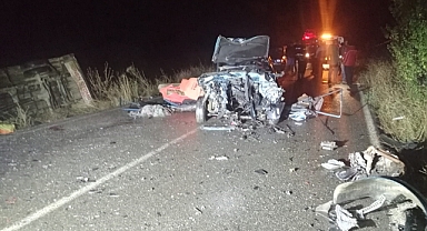 Otomobil ile kamyonet çarpıştı: Ölü ve yaralılar var