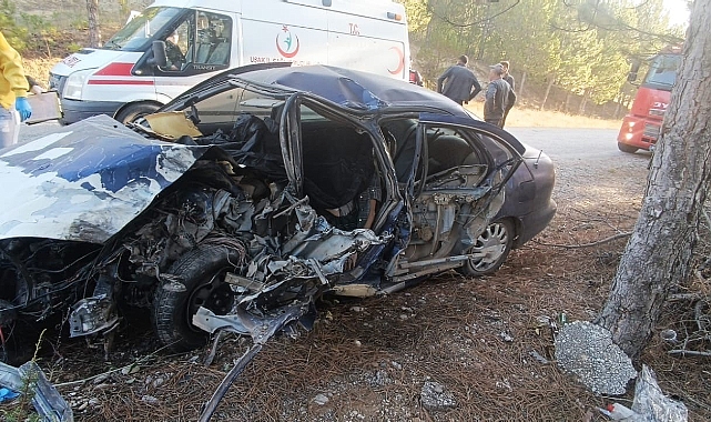 Otomobil ve kamyon kafa kafaya çarpıştı: 1 ölü, 3 yaralı