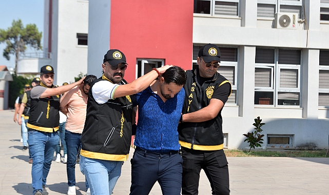 Polisin uygulama yapmasına izin vermeyen 2 kişi tutuklandı