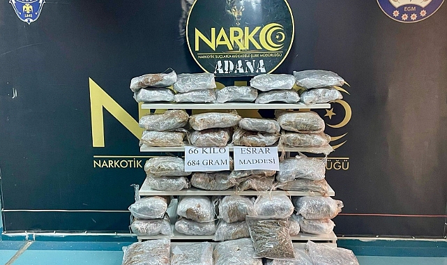 Saman yüklü çuvalların içerisine gizlenmiş esrar ele geçirdi