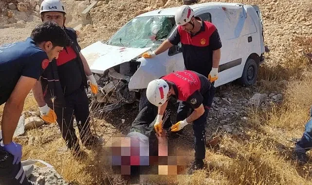 Şanlıurfa'da araç şarampole devrildi! Sürücü yaralandı