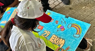 Şanlıurfa'da Cumhuriyetin 100. yılında 100 öğrenci Suriye sınırında resim çizdi