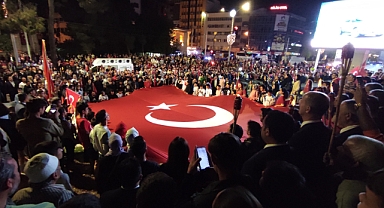 Şanlıurfa’da fener alayı yürüyüşü renkli görüntülere sahne oldu