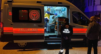 Servis minibüsü ile otomobil çarpıştı: Yaralılar var