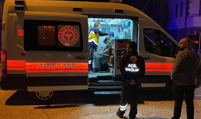 Servis minibüsü ile otomobil çarpıştı: Yaralılar var