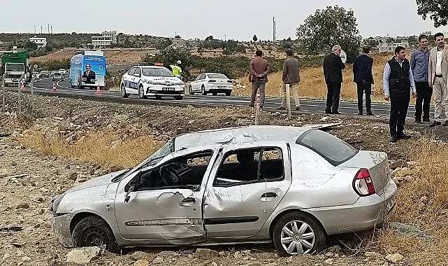 Suruç ölüm yolunda araç şarampole devrildi! Yaralılar var