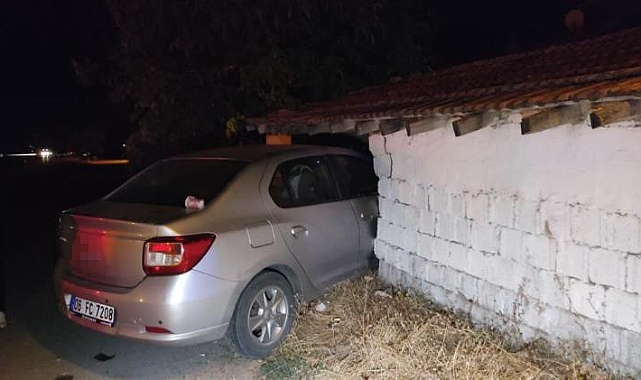Tarım işçilerini taşıyan minibüs ile otomobil çarpıştı: 14 yaralı
