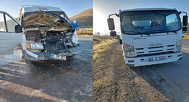 Tarım işçilerini taşıyan minibüs ile yakıt tankeri çarpıştı: Çok sayıda yaralı