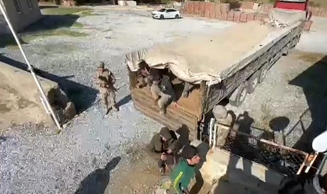 Tır dorsesinde 64 düzensiz göçmen yakalandı
