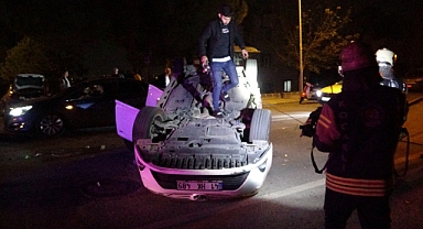 Trafik kazası geçiren eşinin yanına giderken kaza yaptı: 5 yaralı