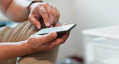 "Tuvalette telefon kullanmak enfeksiyon riskini 2 kat artırıyor"