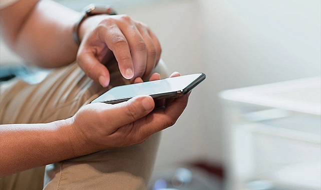 "Tuvalette telefon kullanmak enfeksiyon riskini 2 kat artırıyor"