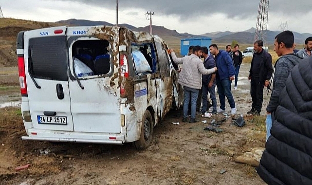Yolcu minibüsü takla attı: 4 yaralı
