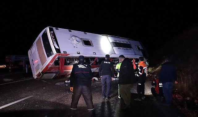 Yolcu otobüsü devrildi: 8’i ağır 38 yaralı