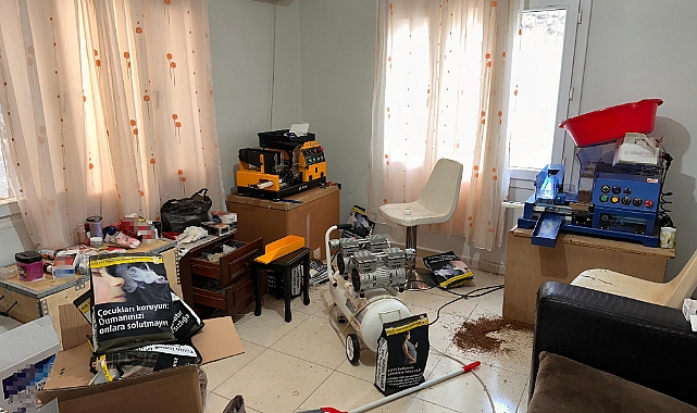 Adana'da milyonlarca lira değerinde kaçak makaron ele geçirildi