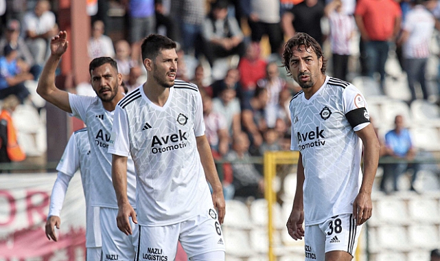 Altay, ligin dibine demir attı