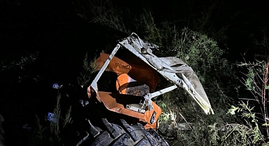 Antalya'da traktör devrildi: 1’i ağır 2 yaralı