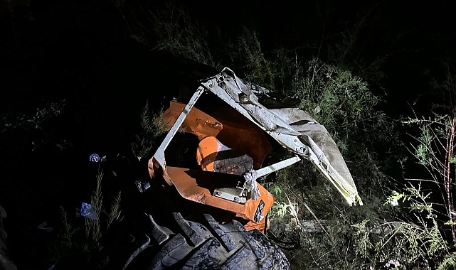 Antalya'da traktör devrildi: 1’i ağır 2 yaralı