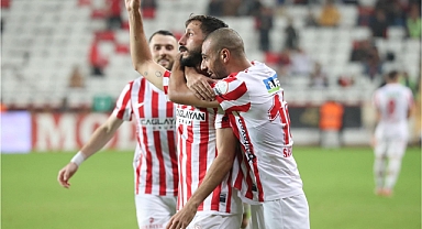 Antalyaspor'da Jehezkel 4 attı, 6 kazandırdı