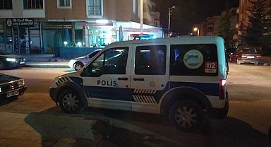 Berber dükkanında bıçaklı kavga: 2 yaralı