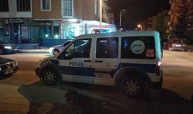 Berber dükkanında bıçaklı kavga: 2 yaralı