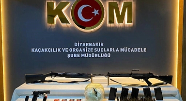 Buğday yığınları altında silahlar ve uyuşturucu ele geçirildi