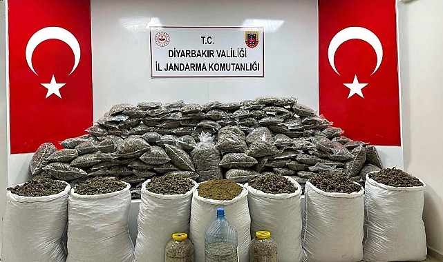 EYP ve teröristlere ait yaşam malzemeleri ele geçirildi