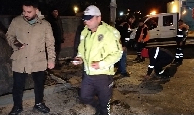 Hafif ticari araç denetim yapan polise çarptı