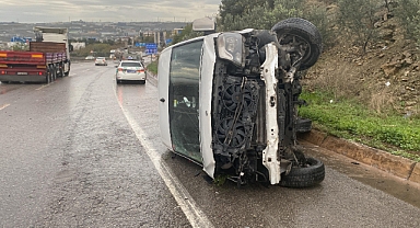 İşçi servisi devrildi : 1’i ağır 9 yaralı