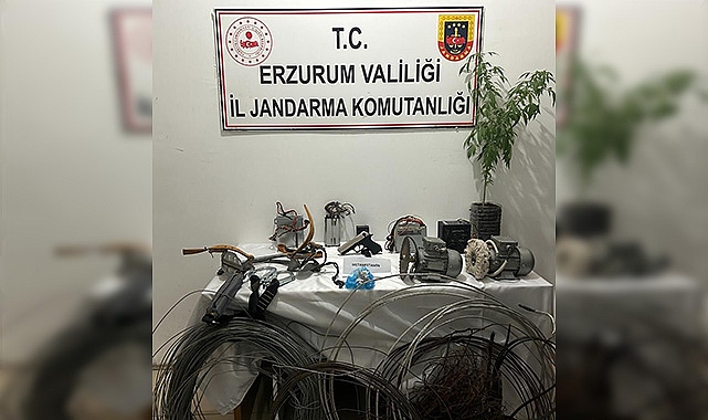 Kablo hırsızları jandarmadan kaçamadı