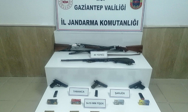 Kaçak 5 tabanca ile 3 av tüfeği ele geçirildi