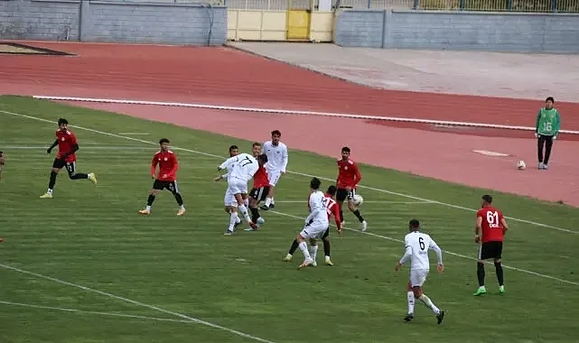 Karaköprü Belediyespor 3 puanı 3 golle aldı