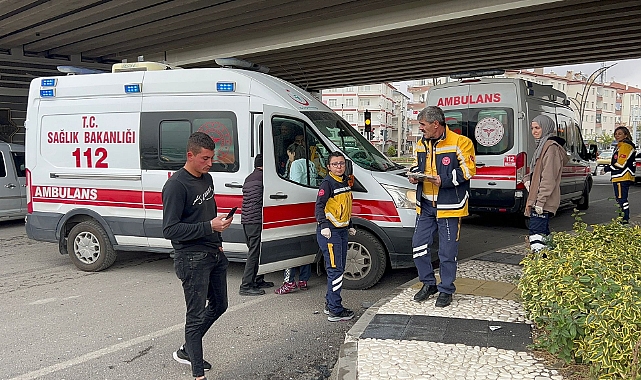 Kırmızı ışık ihlali yapan tır otomobile çarptı: 2 yaralı