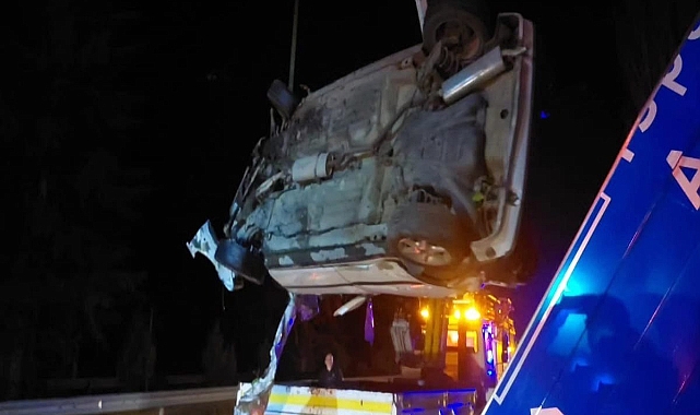 Kontrolden çıkan otomobil şarampole yuvarlandı: 1'i ağır 2 yaralı