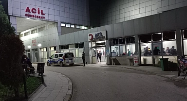 Küfür ettiği iddiasıyla yakın arkadaşını göğsünden bıçakladı