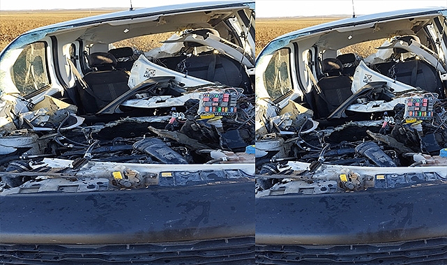 Lastiği patlayan hafif ticari takla attı: 2 yaralı