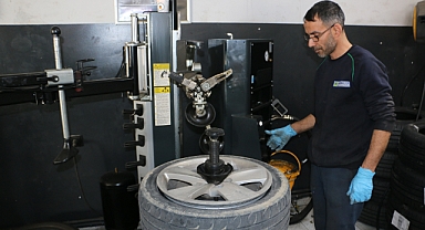 Lastikçilerde kış mesaisi başladı