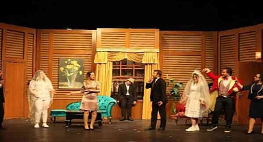 Özel tiyatrolara 55 milyon lira destek