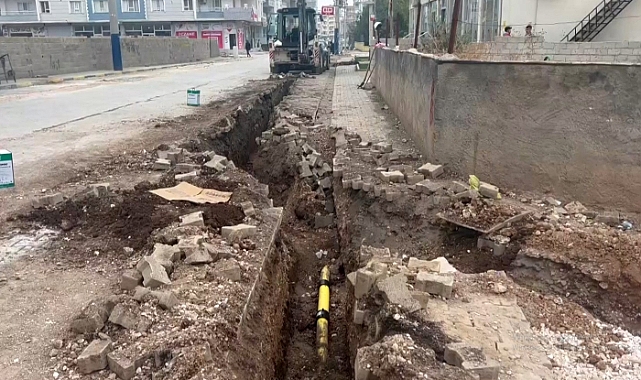 Şanlıurfa'da kepçe operatörü doğalgaz hattını deldi!