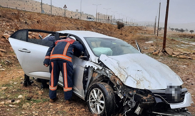 Takla atan otomobilin sürücüsü yaralandı