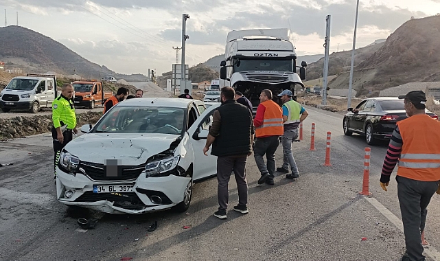 Tır ve 4 otomobilin karıştığı zincirleme kaza: 5 yaralı