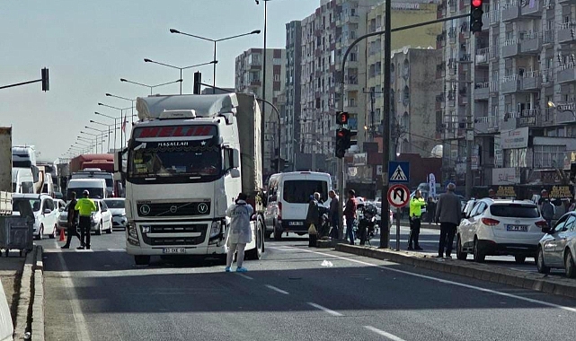 Tırın çarptığı yaya ağır yaralandı
