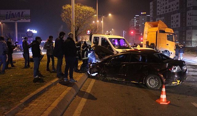 Araçlar karşı yola geçti, ortalık savaş alanına döndü: 1 yaralı