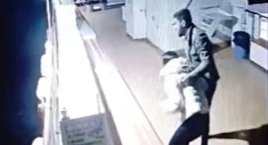 Arkadaşı ile tartıştıktan sonra feribottan kendini suya attı